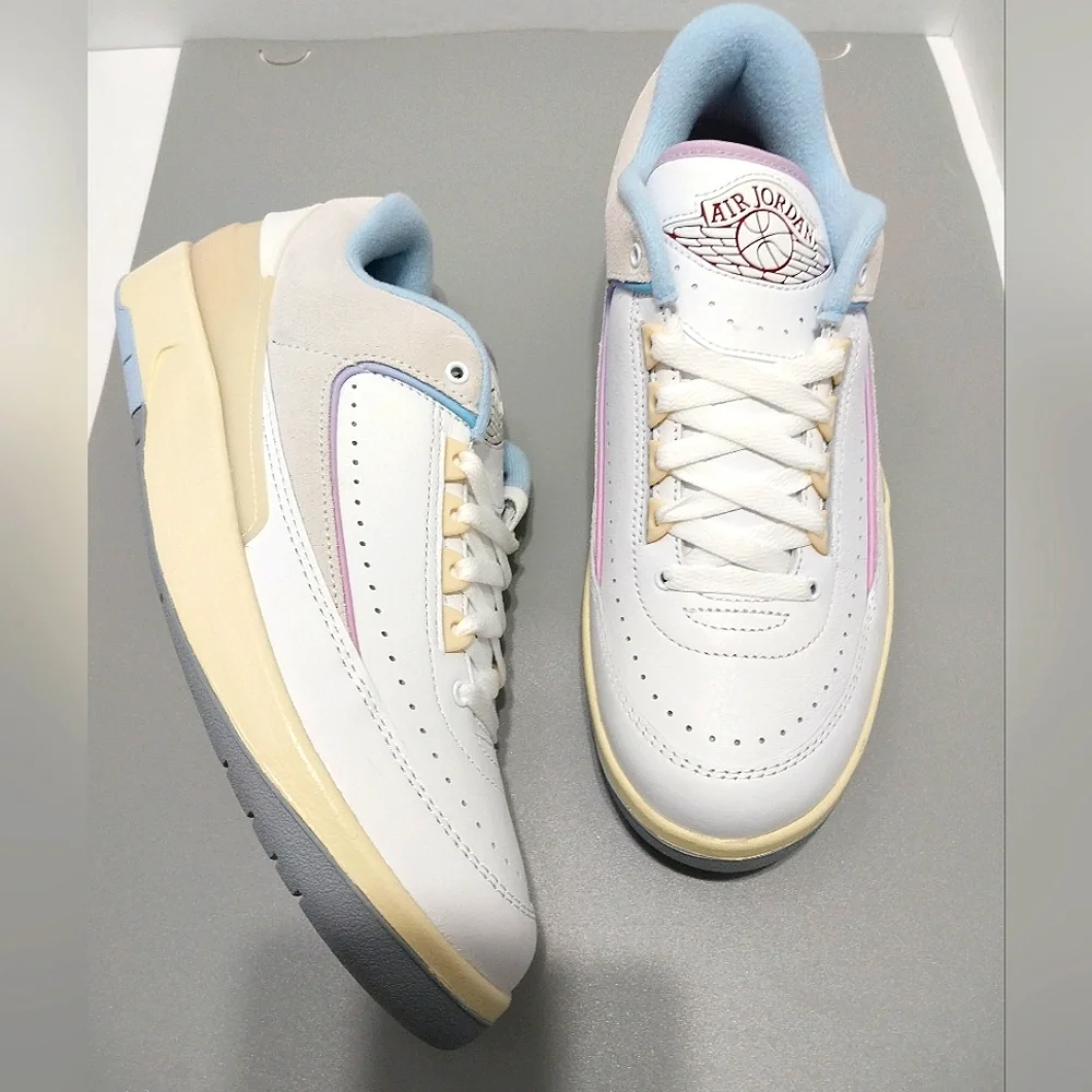 Jordan Retro 2 Low 